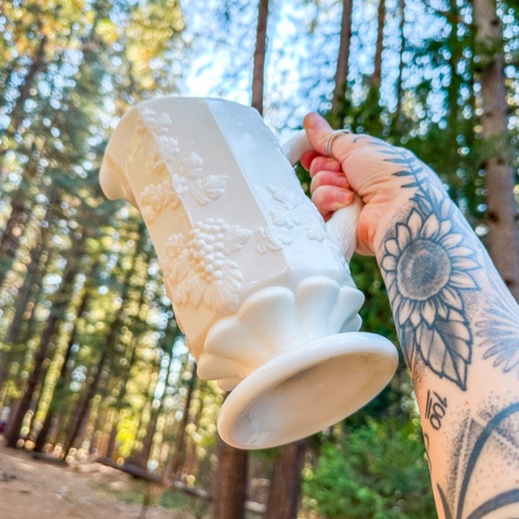 Vintage Milk Glass Pitcher by Westmoreland with Grape Design RARE - Picture 5 of 11